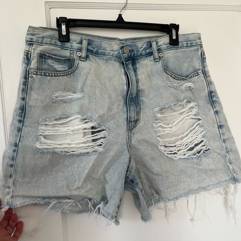 American Eagle Hi Rise Mom Short ⭐️ (2/$40)